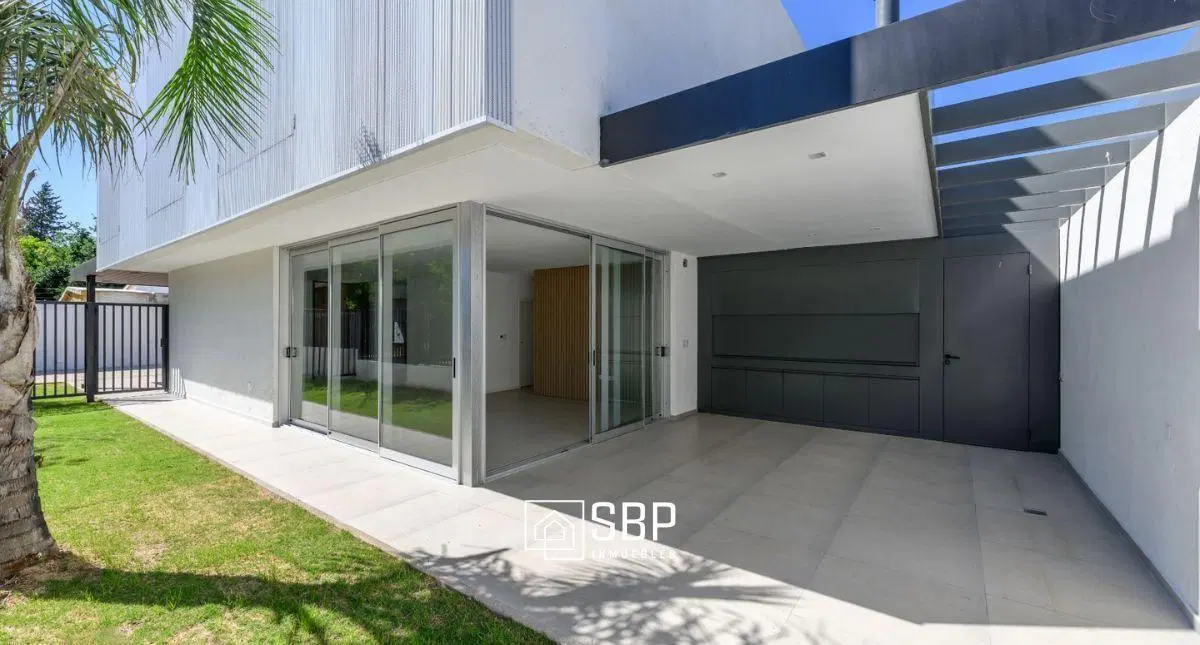 Dúplex en Venta | A Estrenar | 3 Dorm | Cochera Doble 1