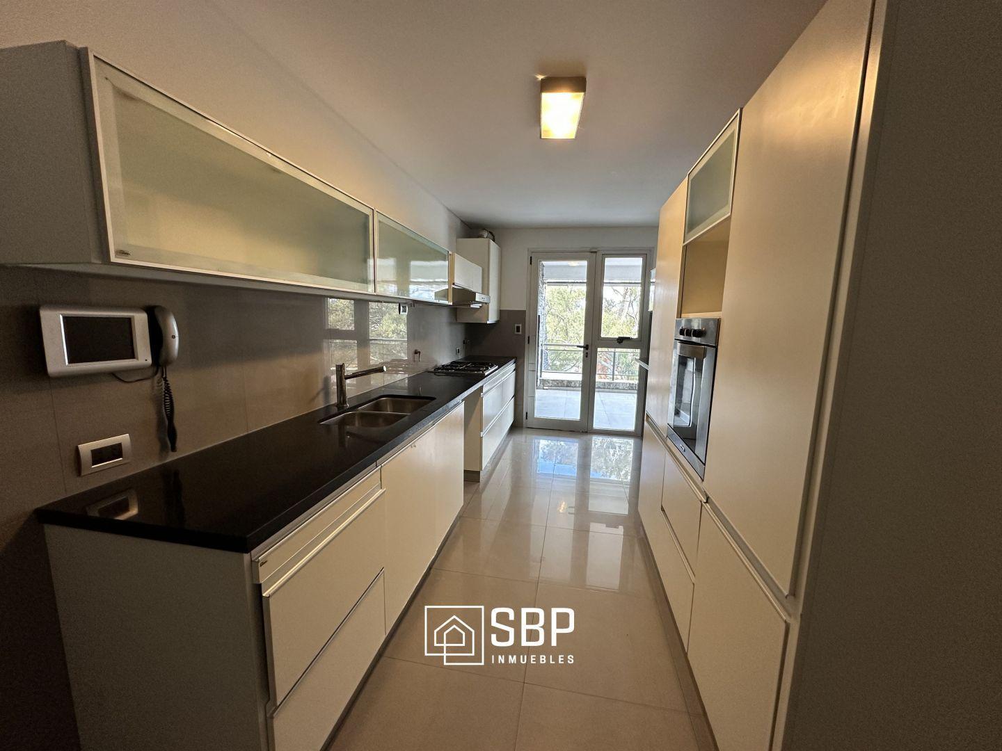 Foto de Departamento en Venta | Semipiso | 3 Dorm | Casonas del Golf, imagen 3