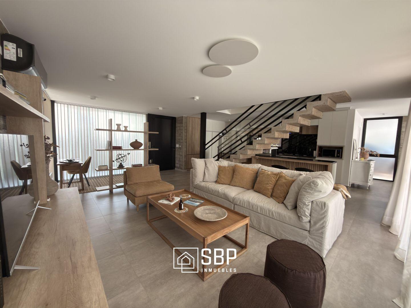 Dúplex en Venta | Barrio La Carolina en Housing cerrado | 3 Dorm