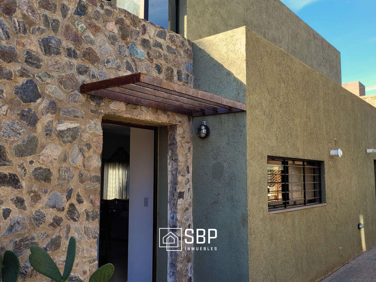 Duplex Apto Credito en Housing Cerrado | Villa Belgrano | 3 Dorm. | Patio | Cochera