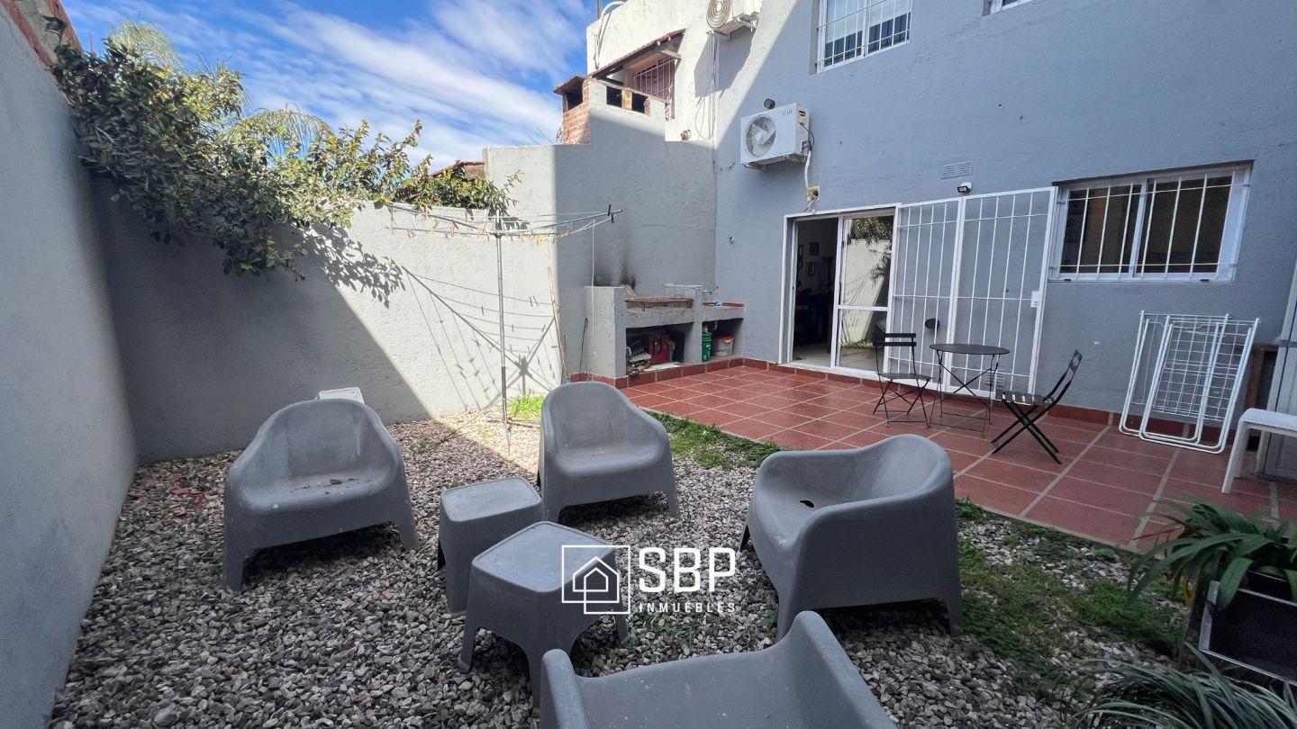 Foto de Vendo duplex 3 dorm | Apto Credito | Patio con Asador | Villa Belgrano, imagen 3