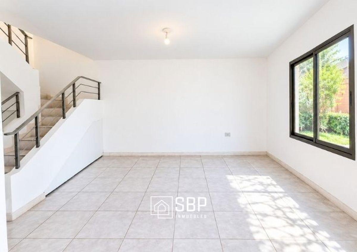 Foto de Vendo dúplex 3 dorm | Patio y gran terraza | Apto crédito, imagen 3