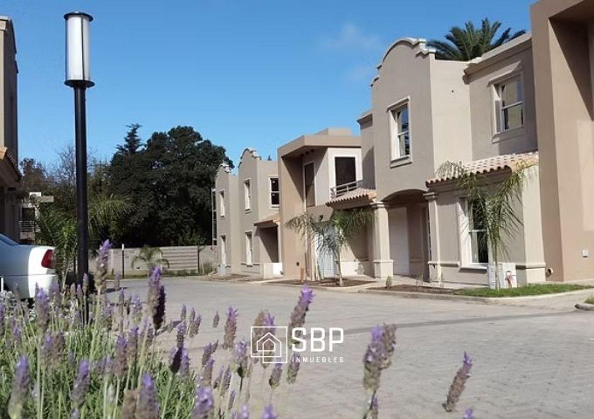 Foto de Vendo dúplex 3 dorm | Patio y gran terraza | Apto crédito, imagen 1