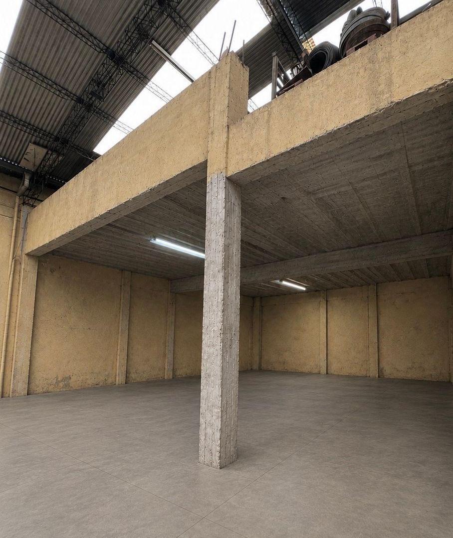 Foto de En Venta Galpón de 1200 M2 con Local, La Tablada, imagen 2