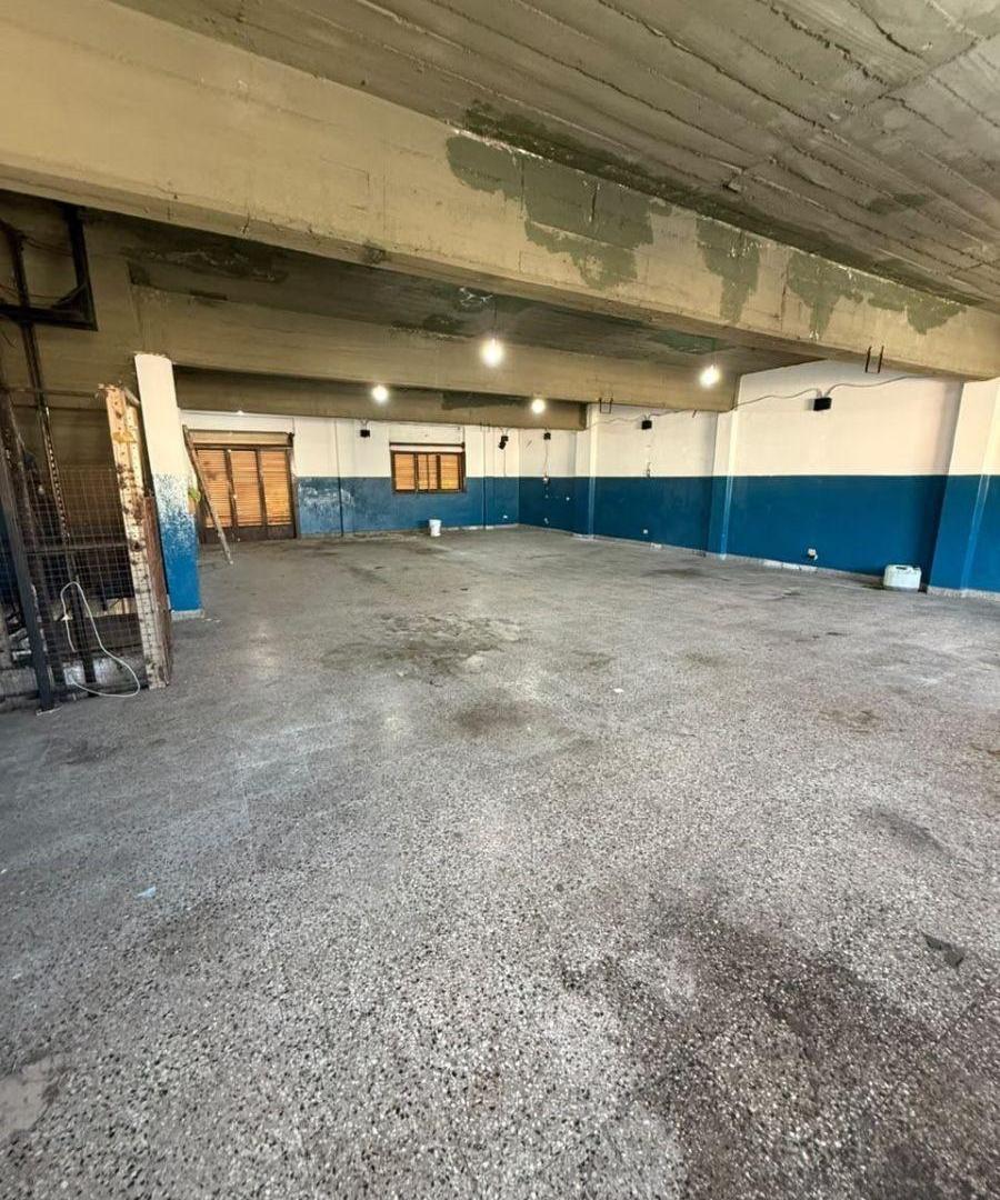 Foto de Galpón en alquiler de 380m2 ubicado en Lomas del Mirador, imagen 3