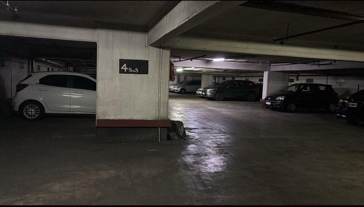 Venta cochera en Barrio norte MTdeAlvear y Talcahuano, grande, cómoda, hay tres. seguridad 24 hs