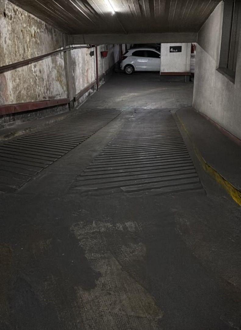Foto de Venta cochera en Barrio norte MTdeAlvear y Talcahuano, grande, cómoda, imagen 2