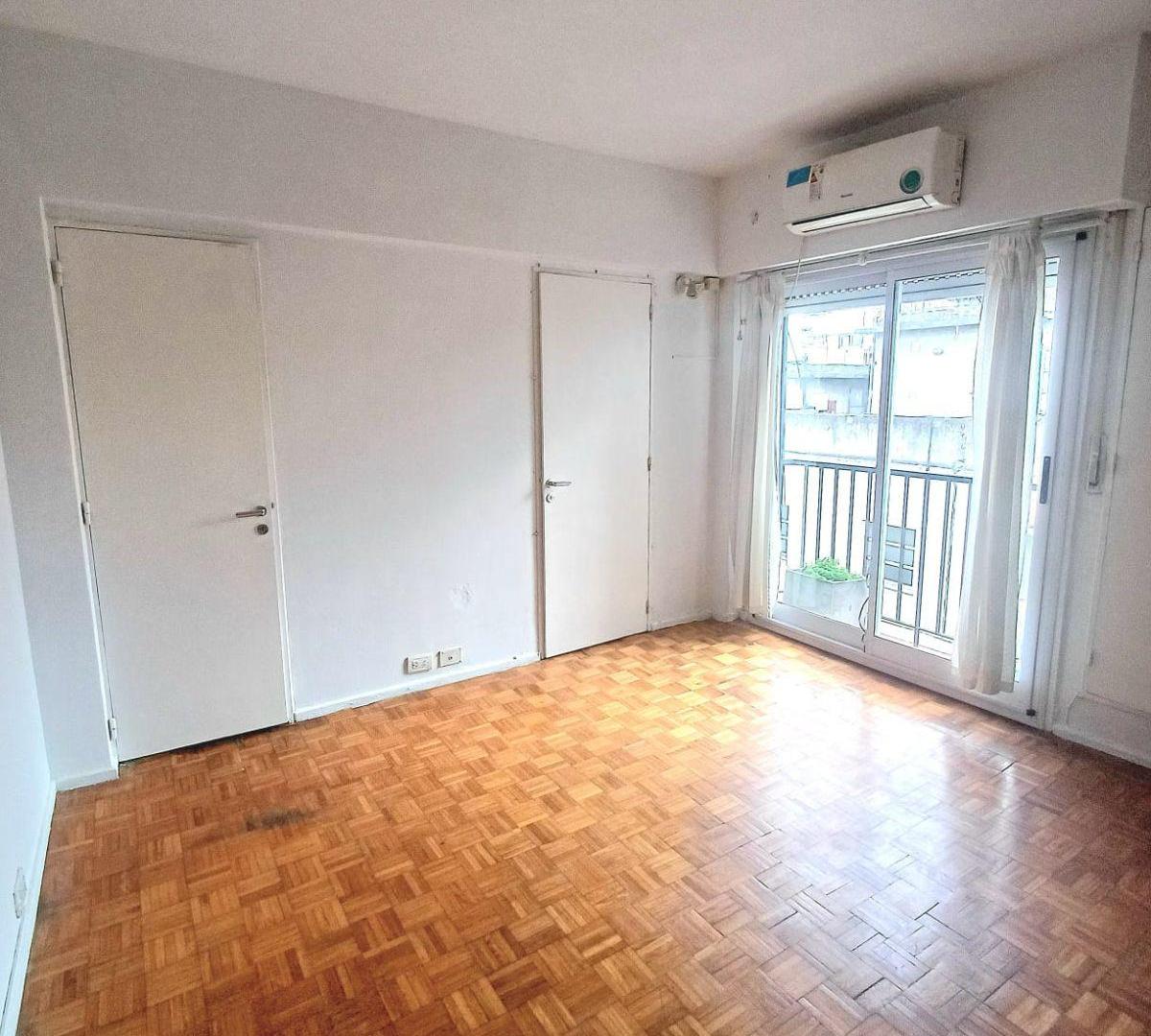 Foto de Venta Ambiente Recoleta fte. Pza Vte Lopez cocina baño completo, imagen 2