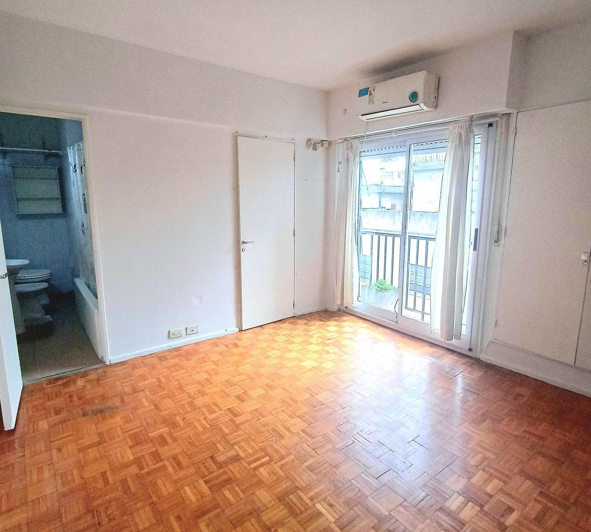Foto de Venta Ambiente Recoleta fte. Pza Vte Lopez cocina baño completo, imagen 3