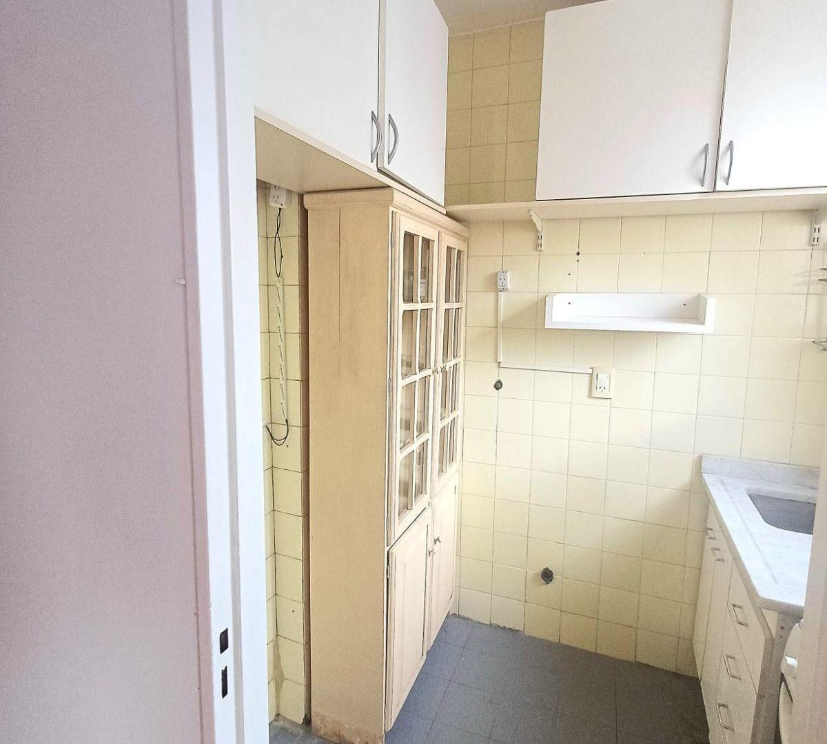 Foto de Venta Ambiente Recoleta fte. Pza Vte Lopez cocina baño completo, imagen 4