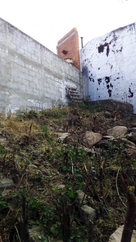 Terreno con Mejoras! No Pierdas Esta Excelente Oportunidad! 1