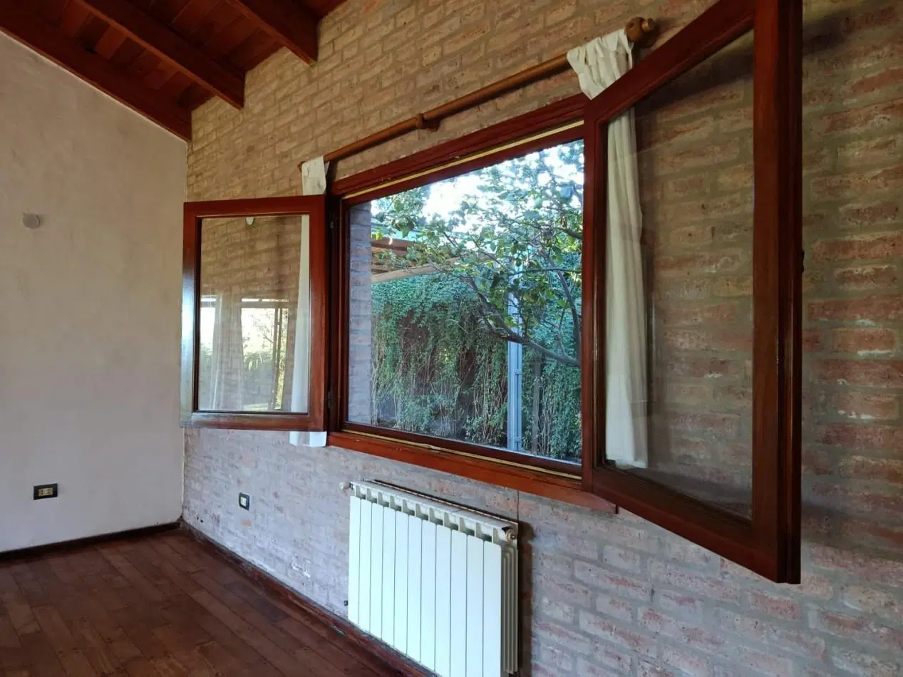 VILLA ALLENDE, TRES DORMITORIOS, GRAN SALA, PILETA, GRAN PARQUE 5