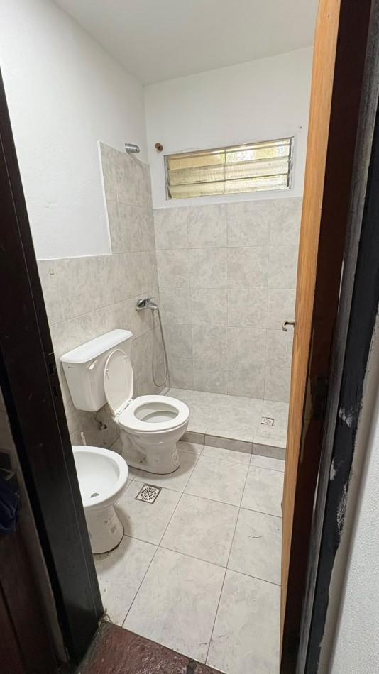 Foto de ALQUILER CASA HABITACION en Villa Allende Sobre calle Barcelona, imagen 3