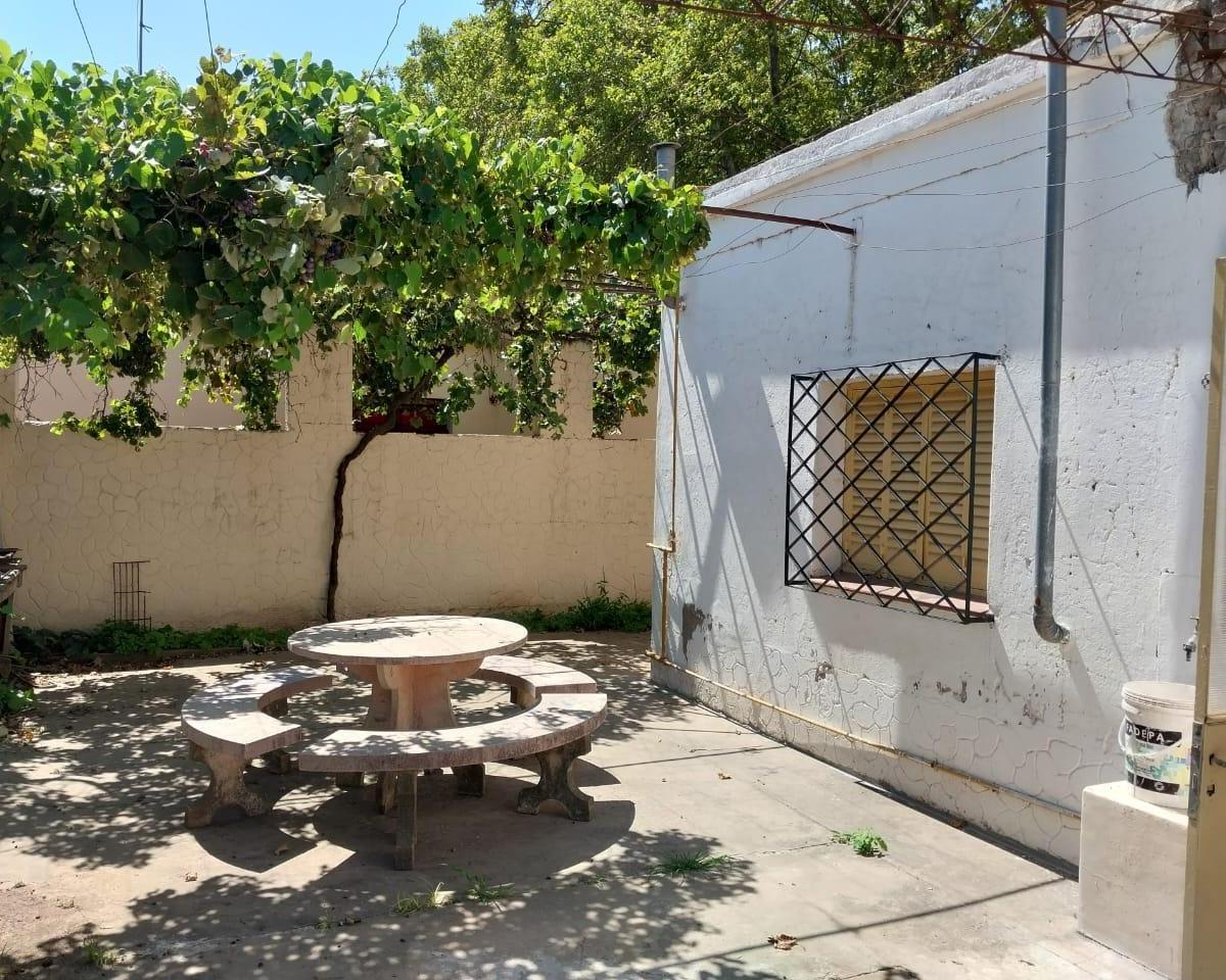 Casa y Local Comercial en Avda. San Martín Nº 2.170 - Colonia Caroya 5