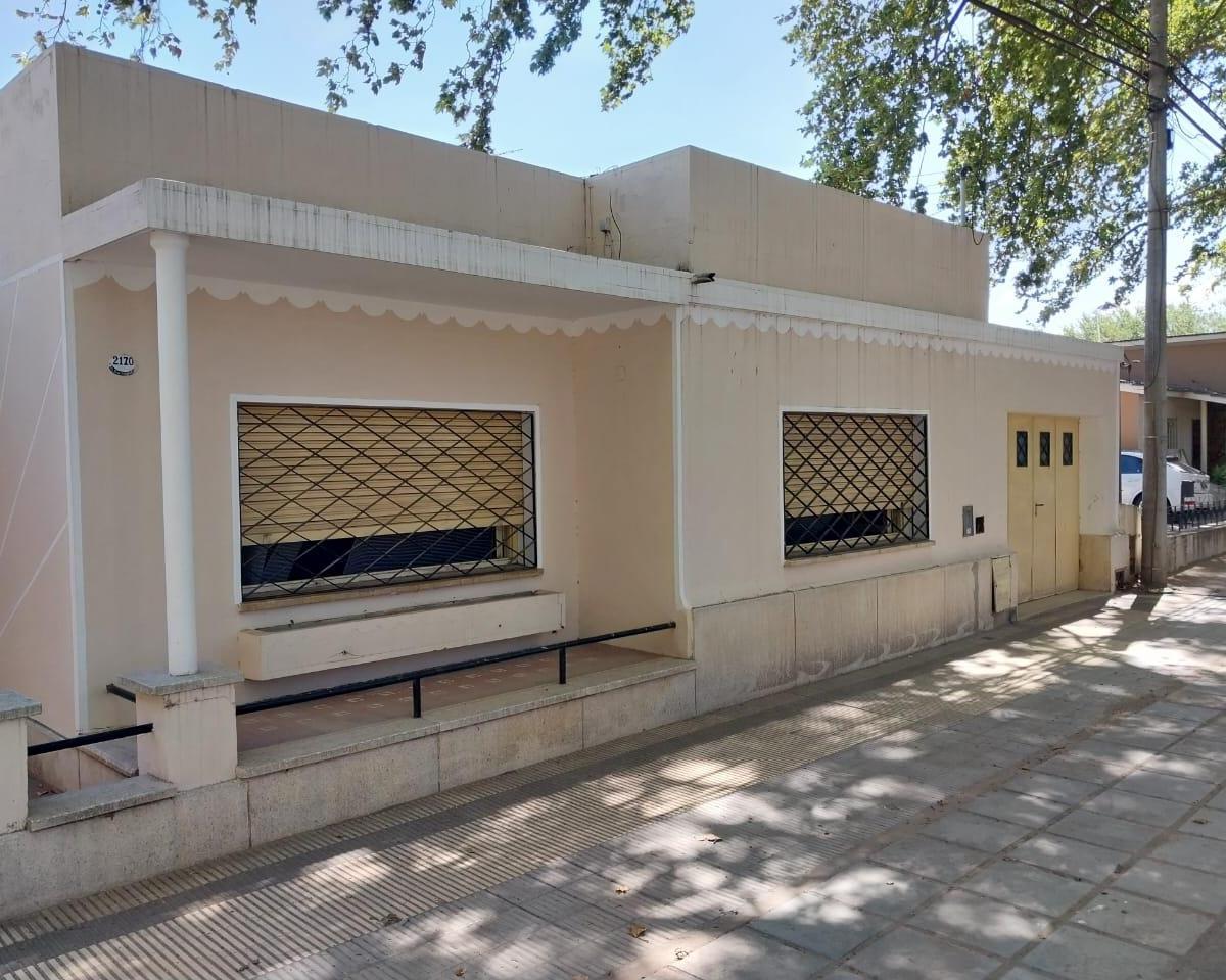 Casa y Local Comercial en Avda. San Martín Nº 2.170 - Colonia Caroya 3