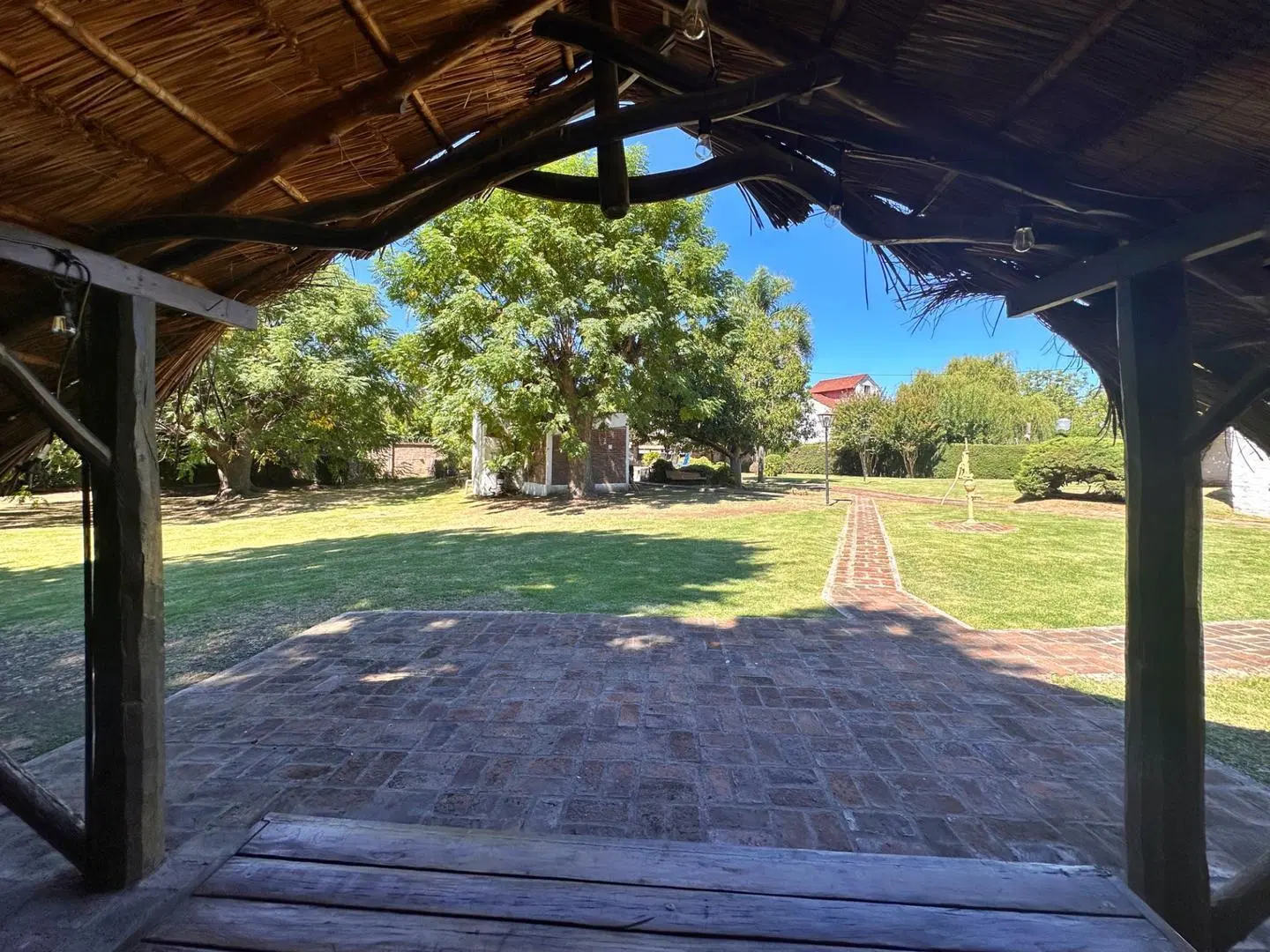 CHALET | 8 AMBIENTES | PISCINA 5x10 | LOTE 2493M2 | QUINCHO 4