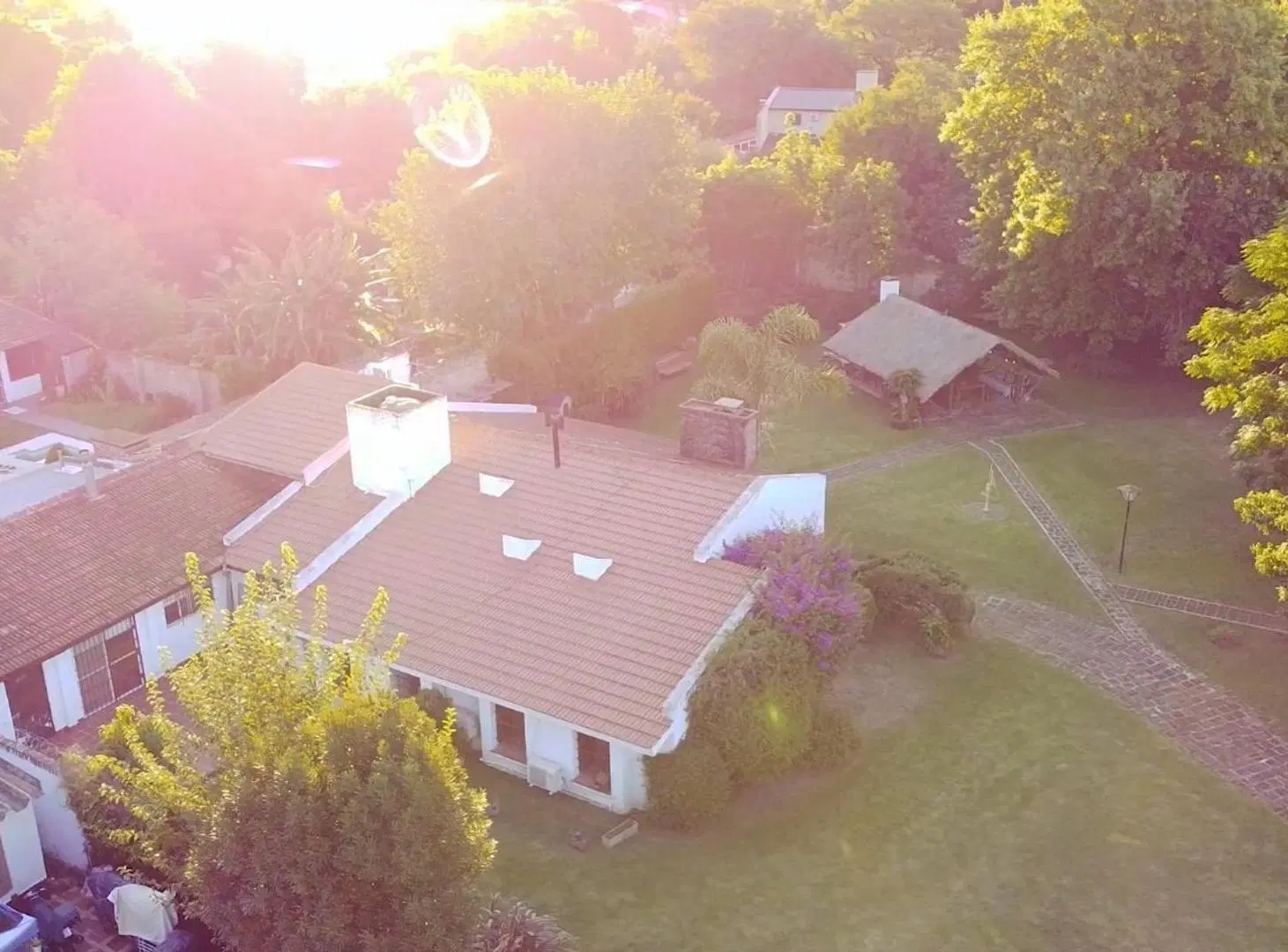 CHALET | 8 AMBIENTES | PISCINA 5x10 | LOTE 2493M2 | QUINCHO 3