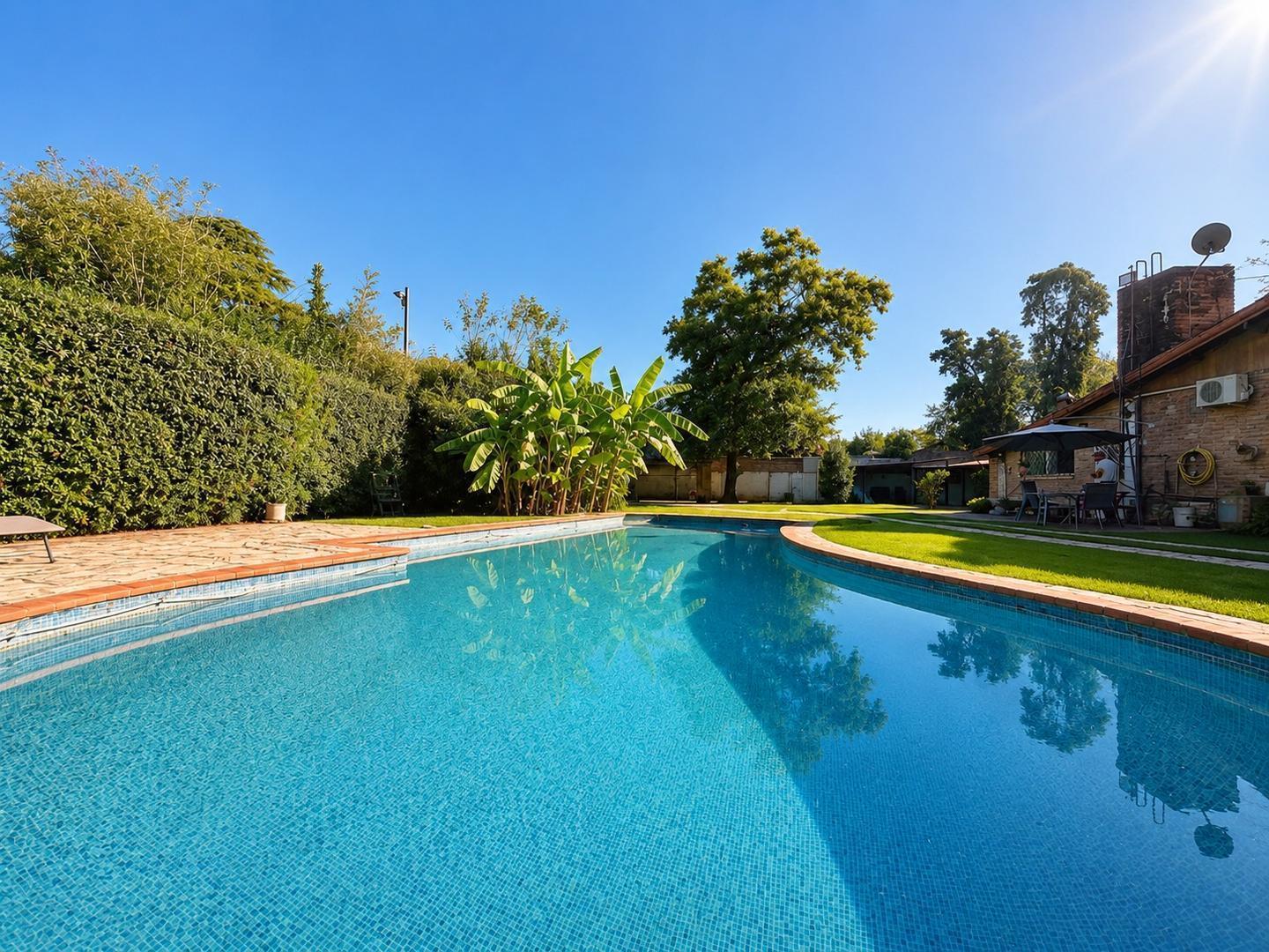 Foto de Casaquinta "El Casco" lote 1.600 m²+Casa Huéspedes+Piscina, imagen 1