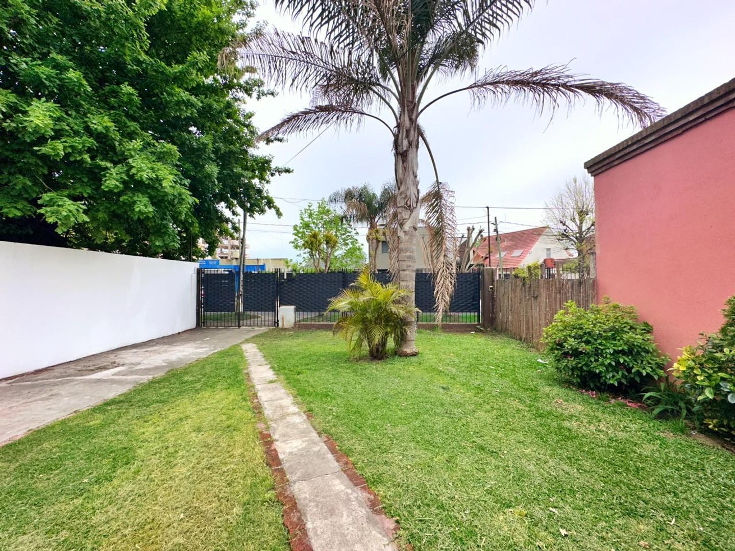 Foto de Vivienda 4 amb | cochera | 3 baños | escritorio | parrilla, imagen 3