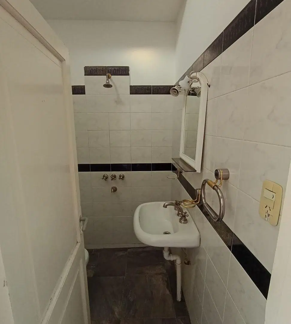 ¡OPORTUNIDAD EN B YOFRE! Dpto 2 Dorm - Patio- Excelente Ubicación- 4