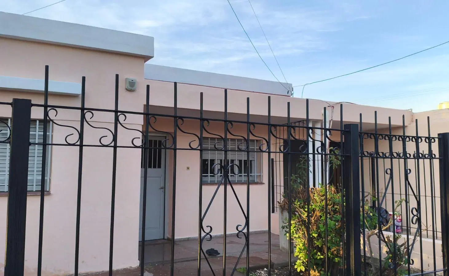 CASA MAS DEPARTAMENTO EN VENTA, BARRIO GUIÑAZU 1