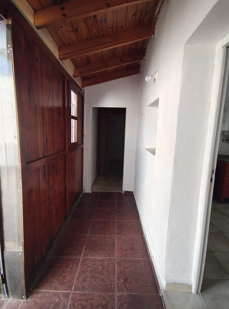 EXCELENTE DEPARTAMENTO EN BARRIO TALLERES DOS DORMITORIOS 4