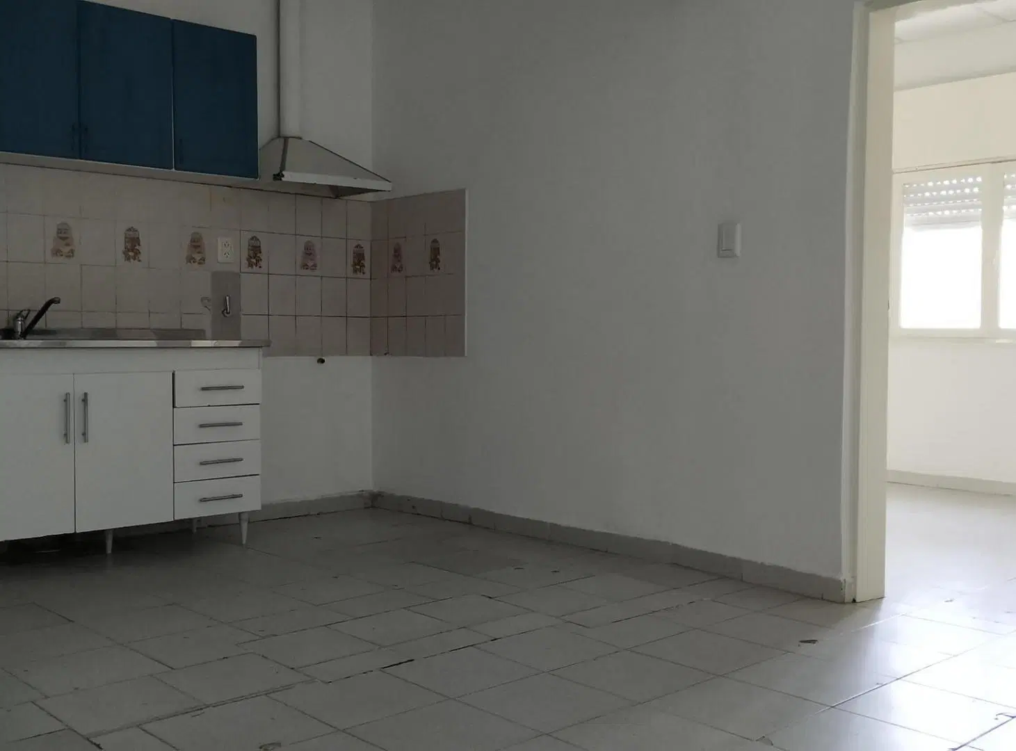 ALQUILER- CASA TRES DORMITORIOS- COCHERA- PATIO - ASADOR- B GRAL BUSTOS 3