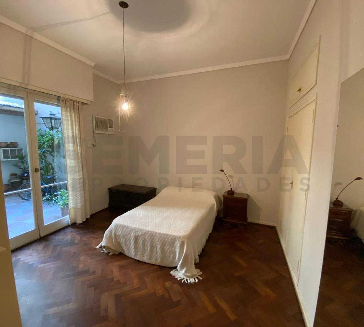 Venta - Amplio Piso Frente a Plaza C/ Muy Buena Luminosidad 3
