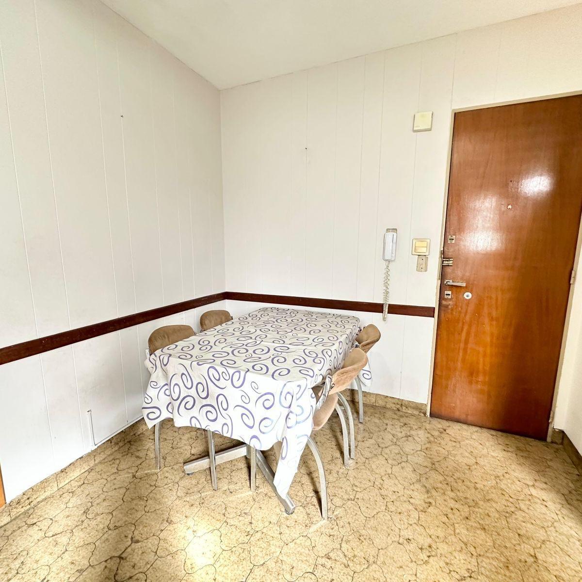 Foto de DEPARTAMENTO DE 4 AMB. CON COCHERA, imagen 2
