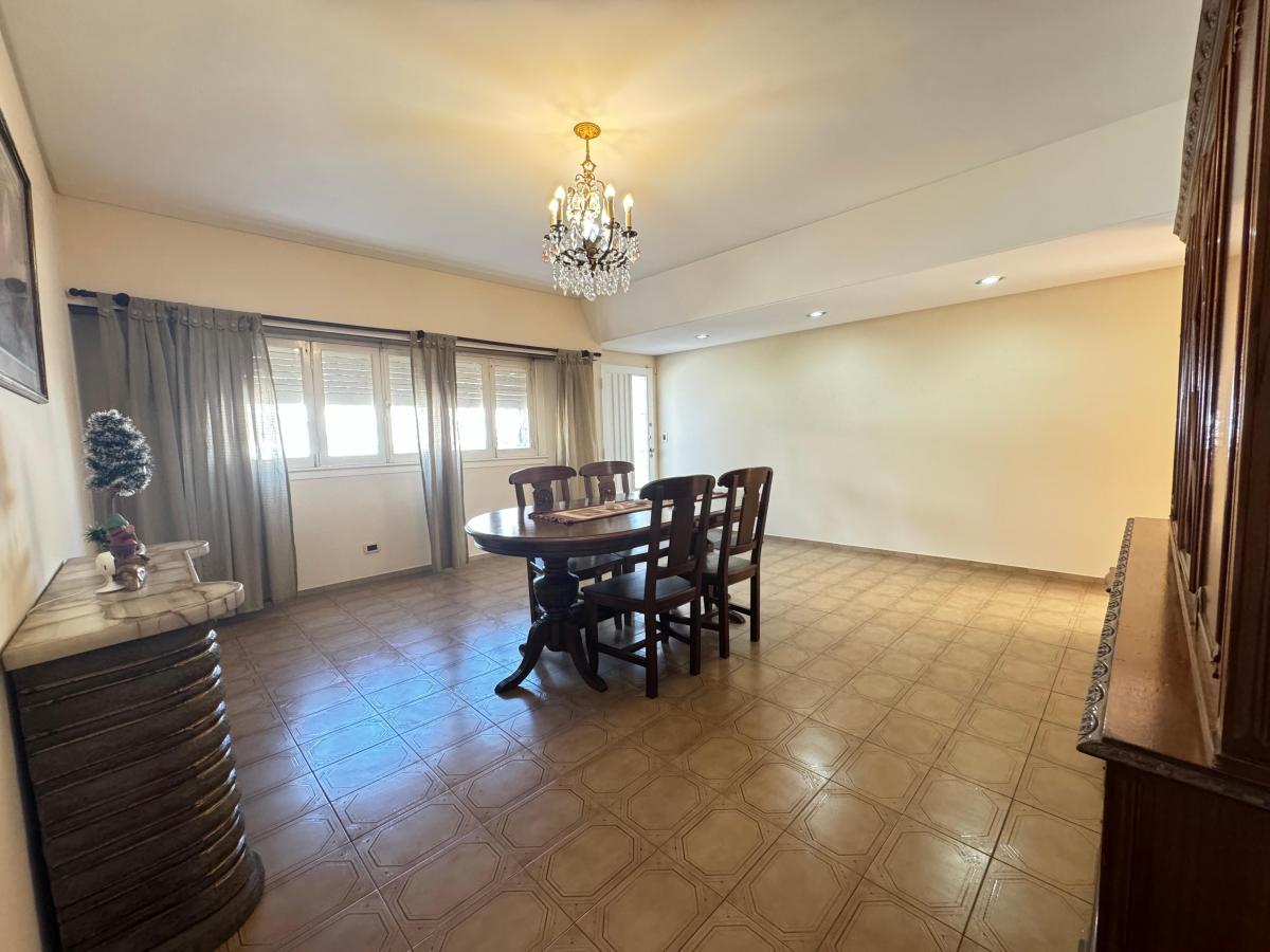Impecable Casa de 4 Ambientes - Apto Crédito - 2