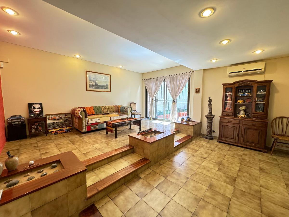 Impecable Casa de 4 Ambientes - Apto Crédito - 3