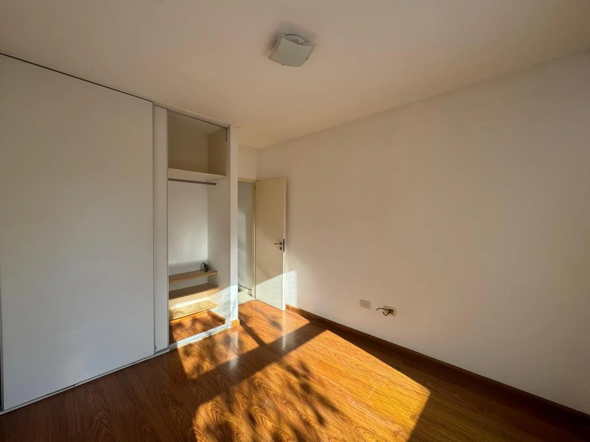 DEPARTAMENTO DE DOS AMBIENTES CON BALCÓN AL FRENTE