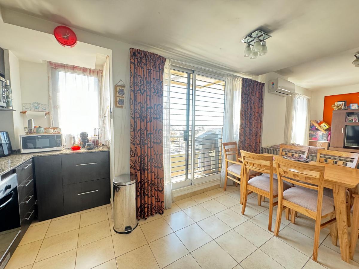 Triplex de 4 Ambientes en Venta 1