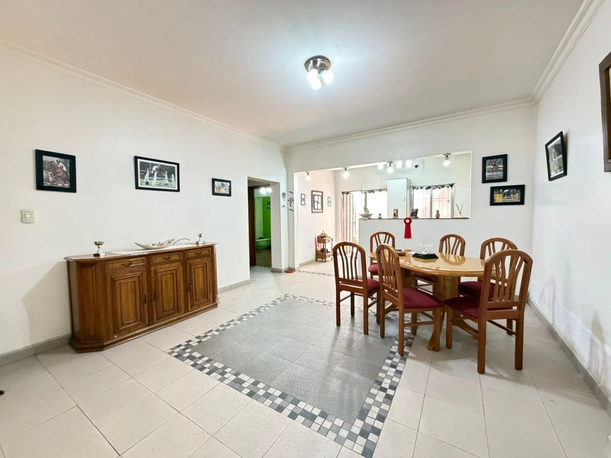 CASA DE 3 AMBIENTES CON PATIO Y QUINCHO CON TERRAZA Y PARRILLA