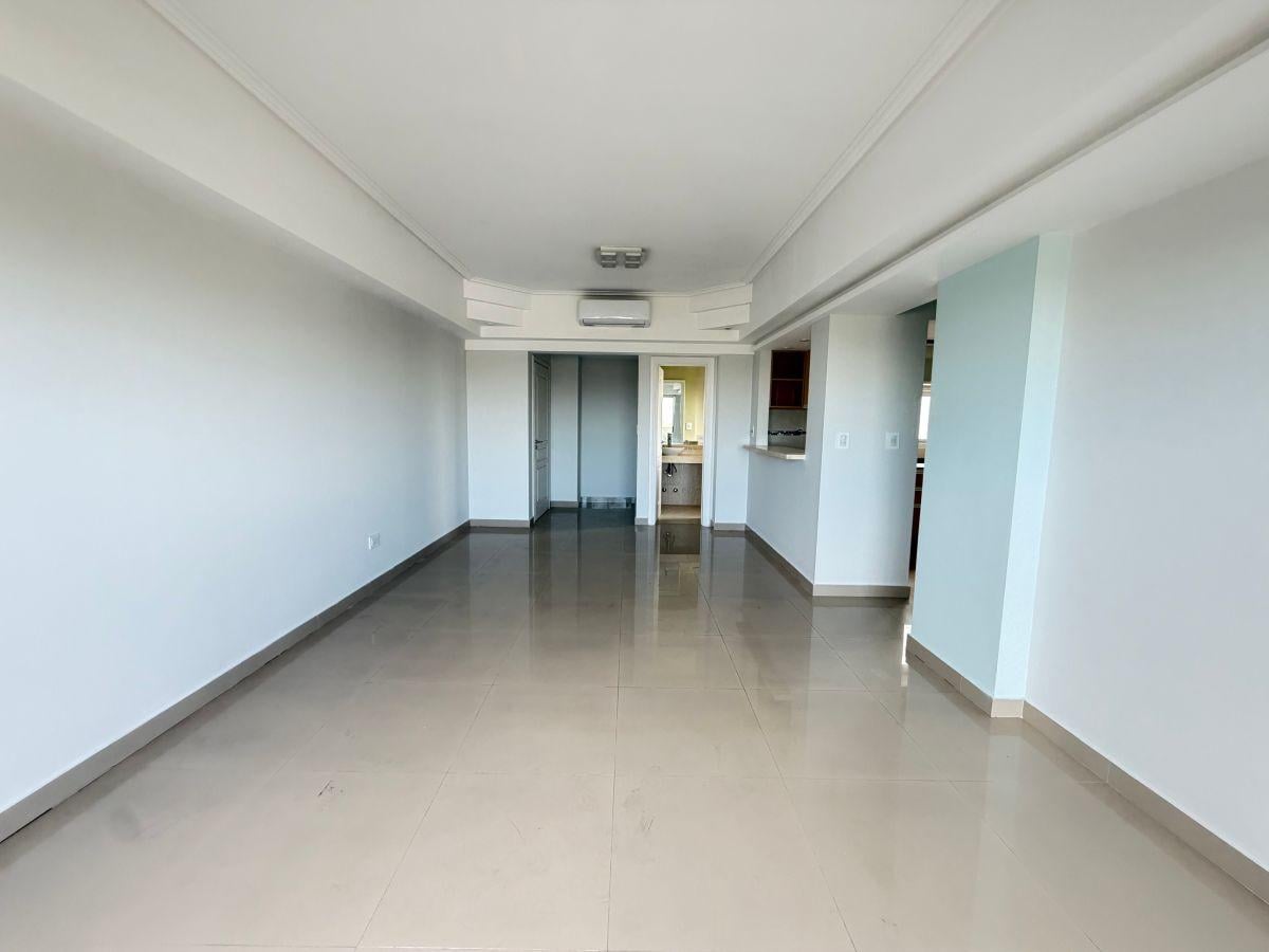 Foto de EDIFICIO DE CATEGORÍA - AMPLIO DEPARTAMENTO DE 3 AMBIENTES CON COCHERA, imagen 3