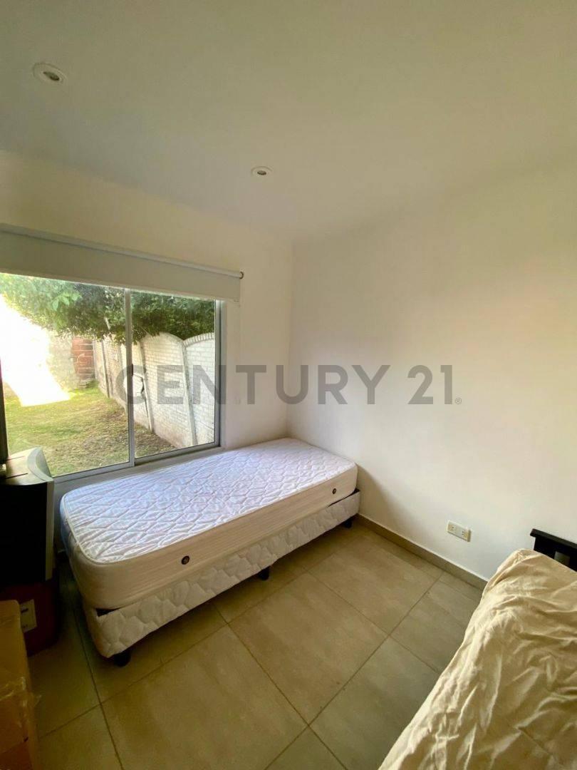 Venta de Hermosa Casa de 3 Dorm. en El Barrio Cerrito de Tandil 2