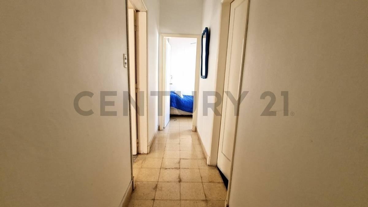 Venta o Permuta de Casa + Vivienda de Huéspedes en El Centro 5
