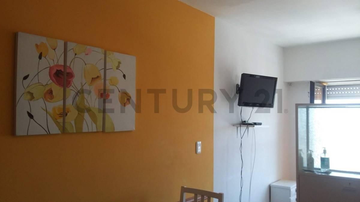 Venta o Permuta de Departamento en Necochea Frente Al Mar 1