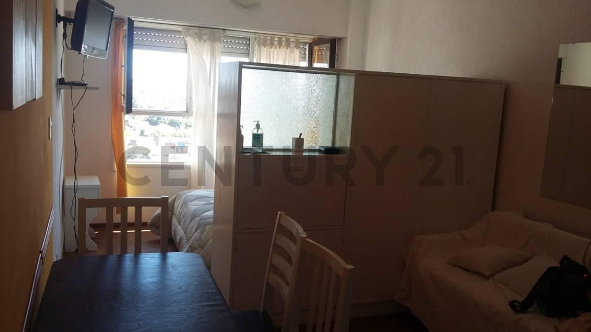 Venta o Permuta de Departamento en Necochea Frente Al Mar 2