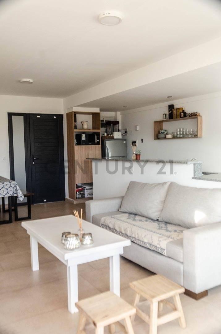 Venta – Departamento Planta Baja 2 Ambientes en Edificio Premiado "1er Premio Capba 2016" - Arquitec 4