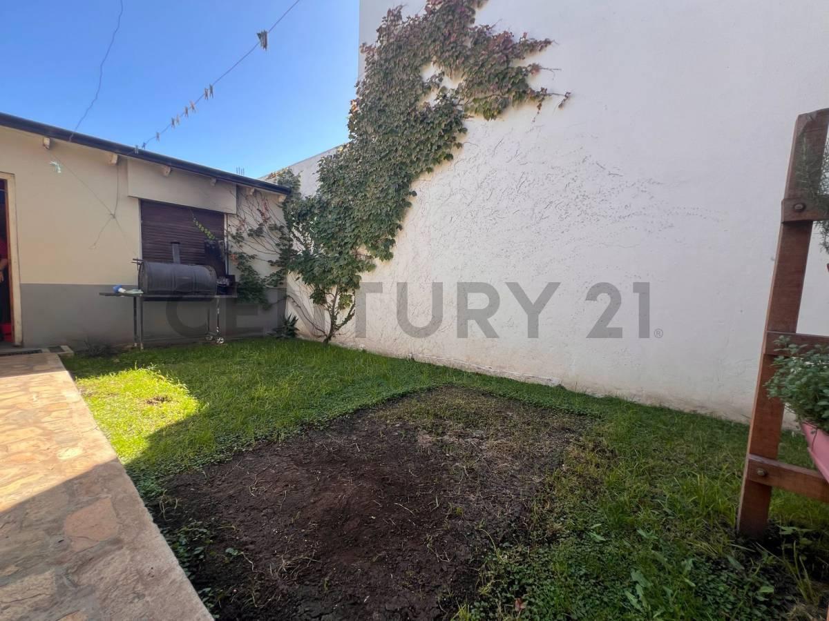 Venta o Permuta de Casa de 4 Habitaciones en Tandil. Excelente Ubicacion 3