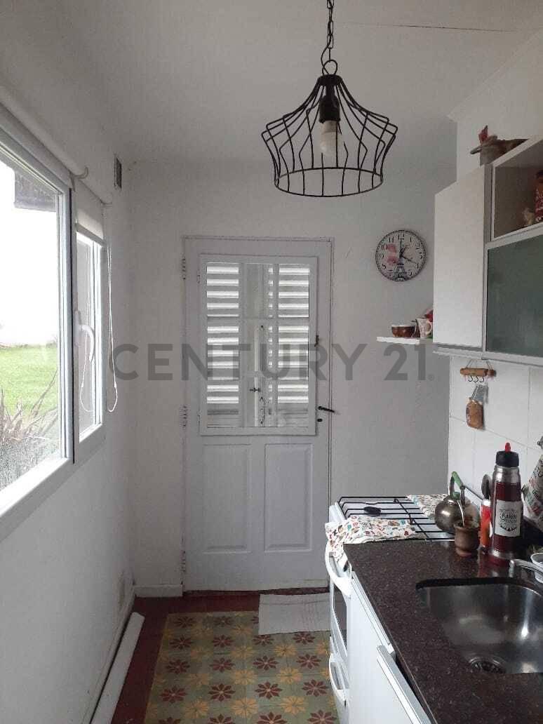 Venta o Permuta de Casa de 2 Dorm. en Tandil 2
