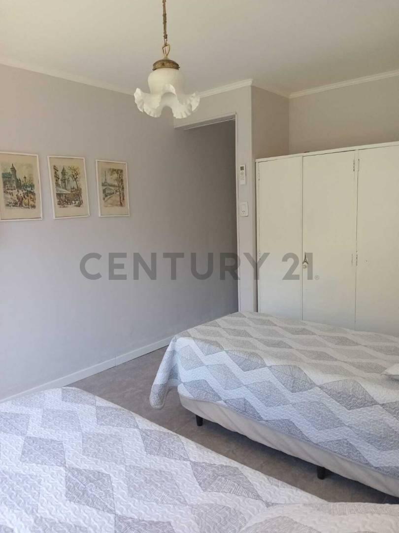 Venta o Permuta de Casa de 2 Dorm. en Tandil 3