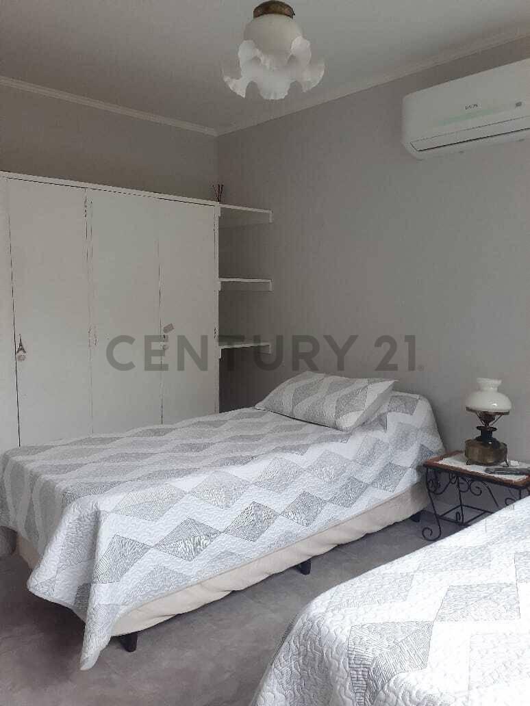 Venta o Permuta de Casa de 2 Dorm. en Tandil 4