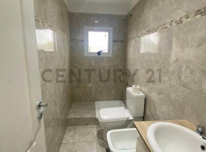 VENTA DE DEPARTAMENTO DE 2 AMBIENTES EN TANDIL 2