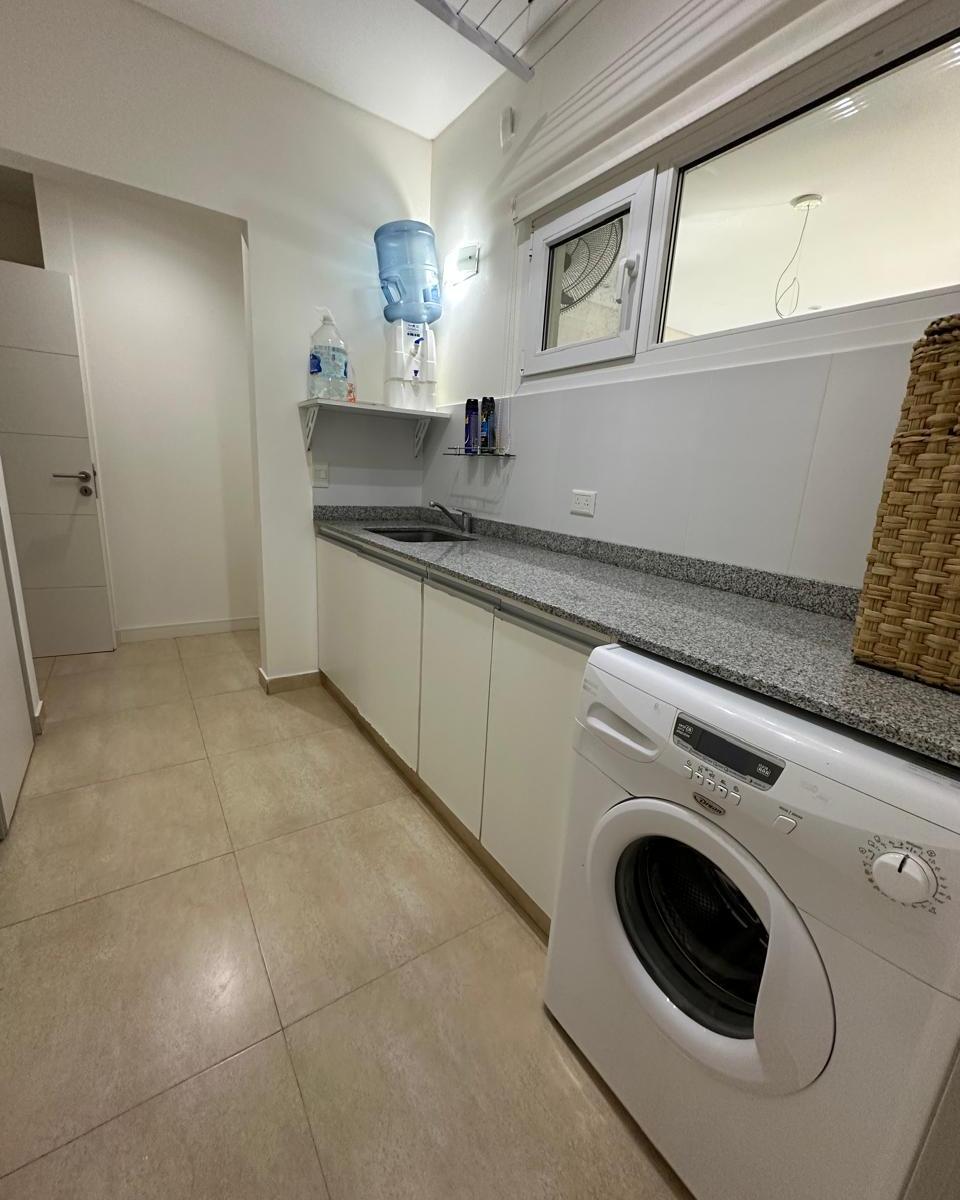 Foto de Casa en Pinamar Norte, 6 dormitorios + dependencia., imagen 4