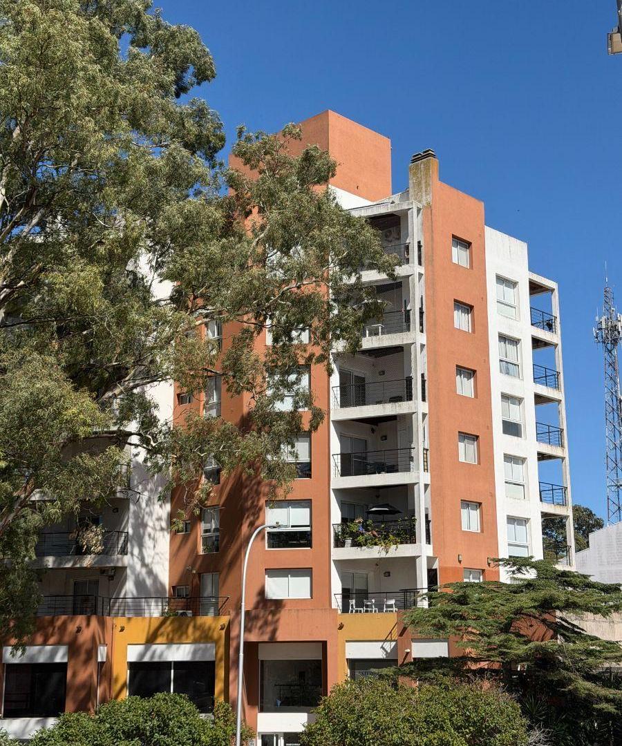 2 ambientes + Cochera cubierta. Pinamar Centro. Edif. Patagonia 3.