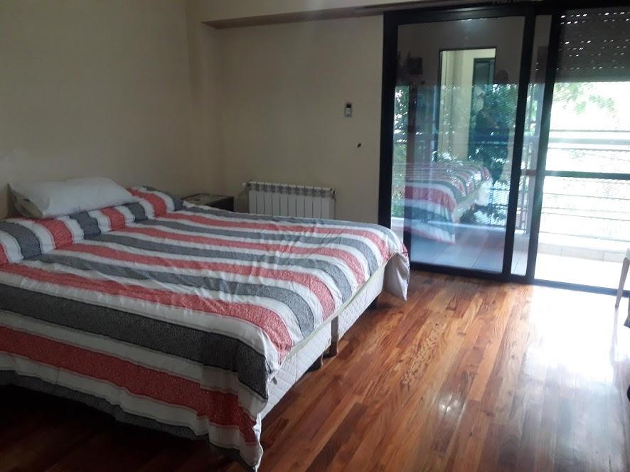 Foto de EXCELENTE UBICACION PARA ESTE DUPLEX DE CUATRO AMBIENTES, imagen 2