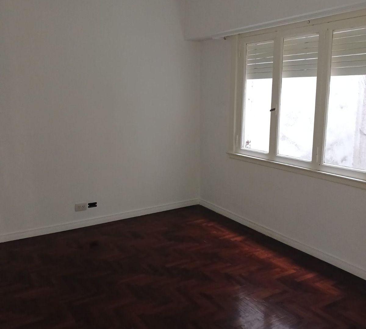 Foto de EXCELENTE UBICACION PARA ESTE TRES AMBIENTES CON DEPENDENCIA, imagen 4