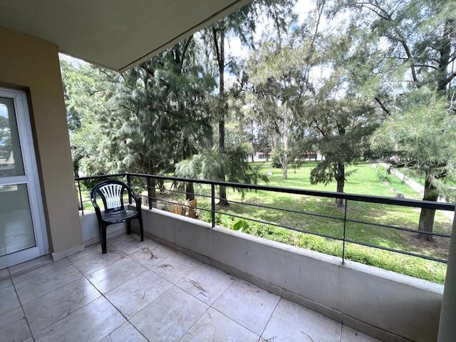 Departamento en  alquiler Fincas de Iraola Dos con vista al Bosque